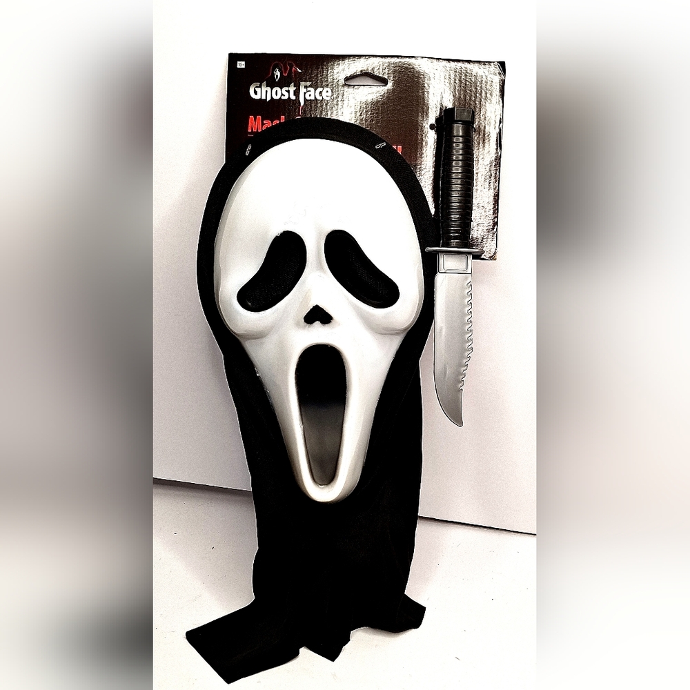 Ghostface halloween mask